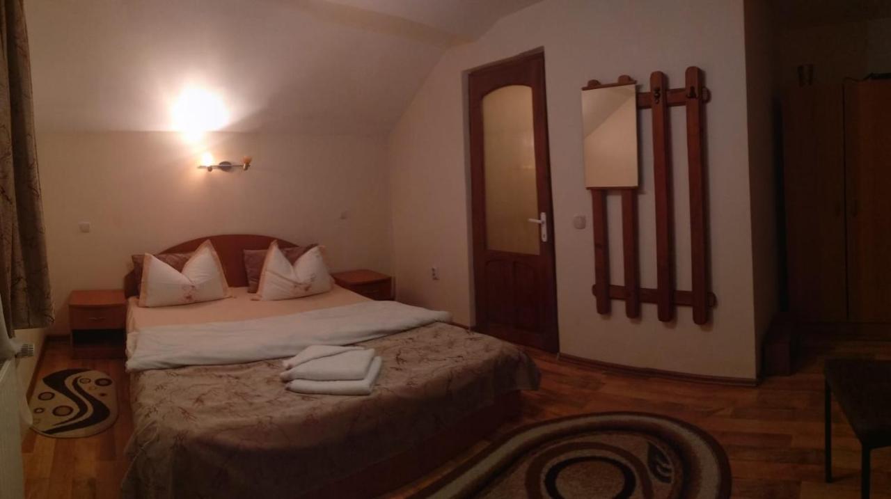 Hotel Casa Terzea Rîşnov Exterior foto